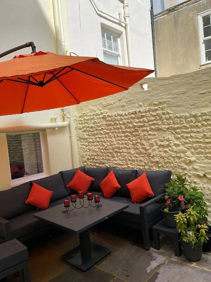 Entire 2 Bed Flat With Garden, Located Near Beach Apartamento Brighton